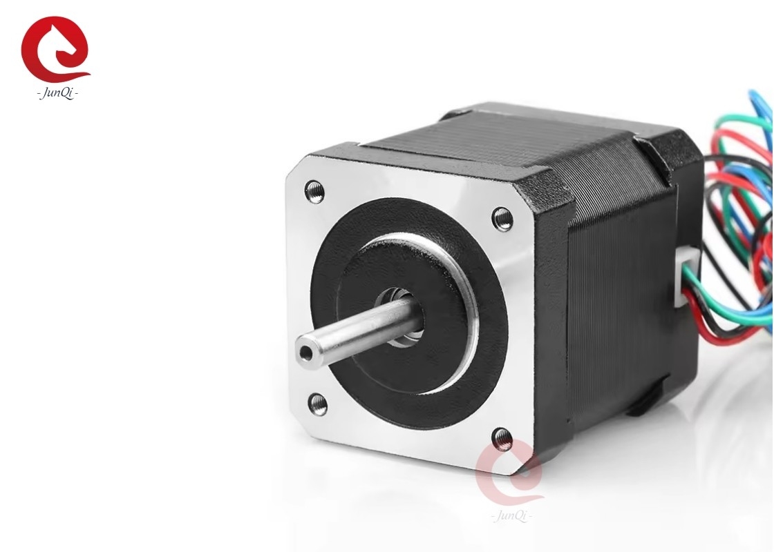 Nema17 42*47mm 0.44N.m 1.68A 2단계 24VDC 하이브리드 스텝 모터 산업용 기계